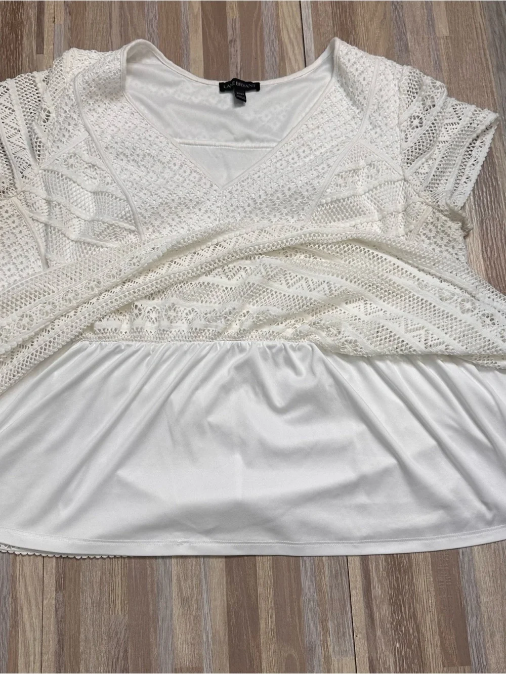 Lane Bryant Creamy White Lace Knit V-Neck Peplum Top Women’s Plus Size 22/24 (2x